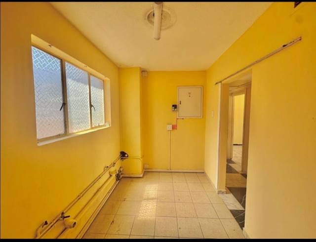 120M² FULL FLOOR TO LET IN BULWER